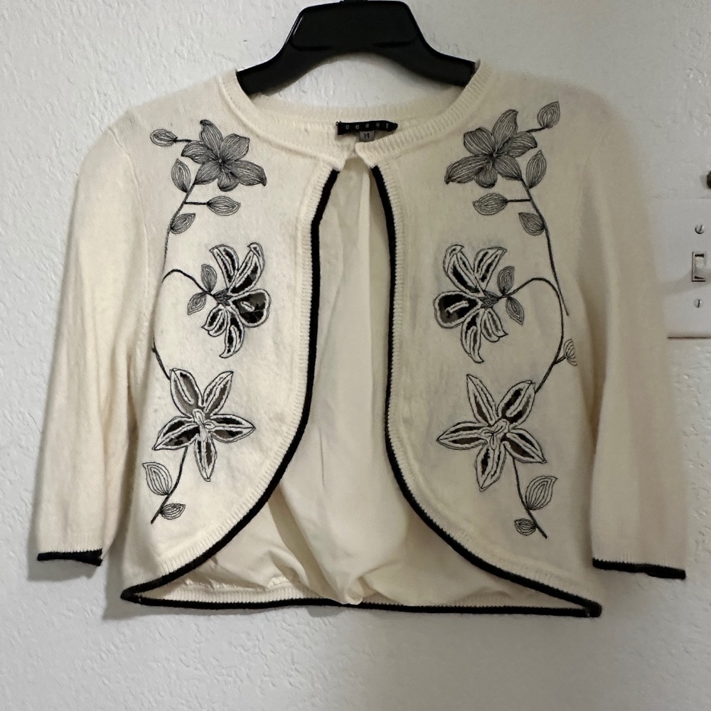 Embroidery wool cardigan